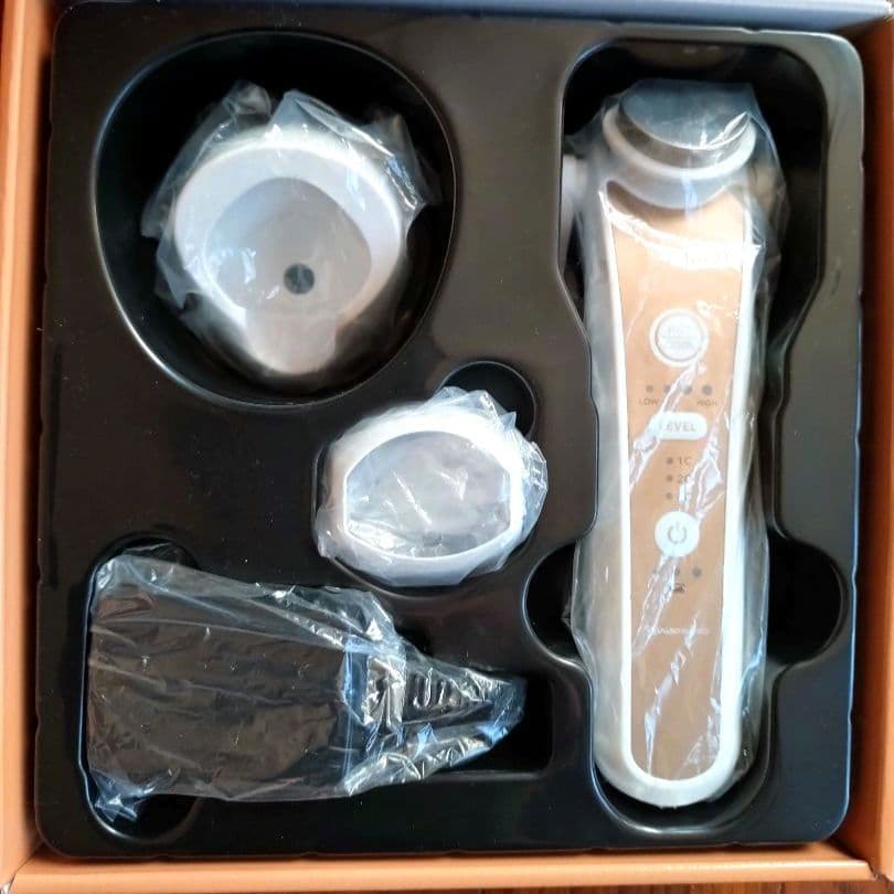 メガビューティ　 ホワイト・ゴールド