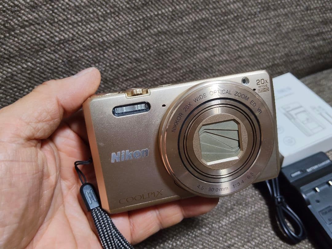 デジタルカメラ Nikon COOLPIX S7000