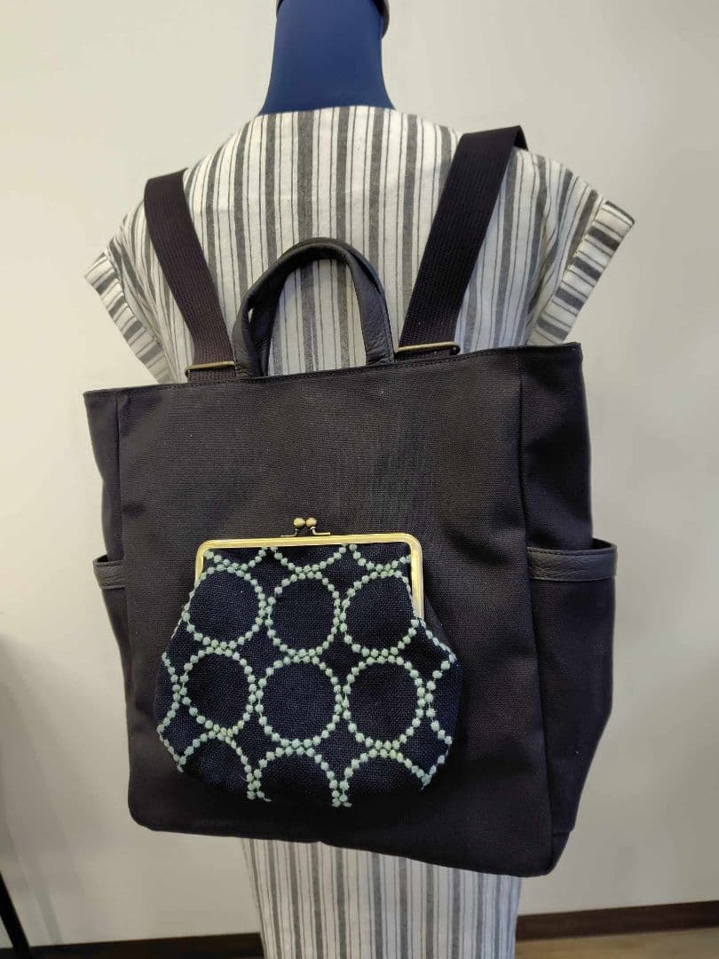 ミナペルホネン/タンバリンネイビー×LBがま口ポケット/A4トートリュック