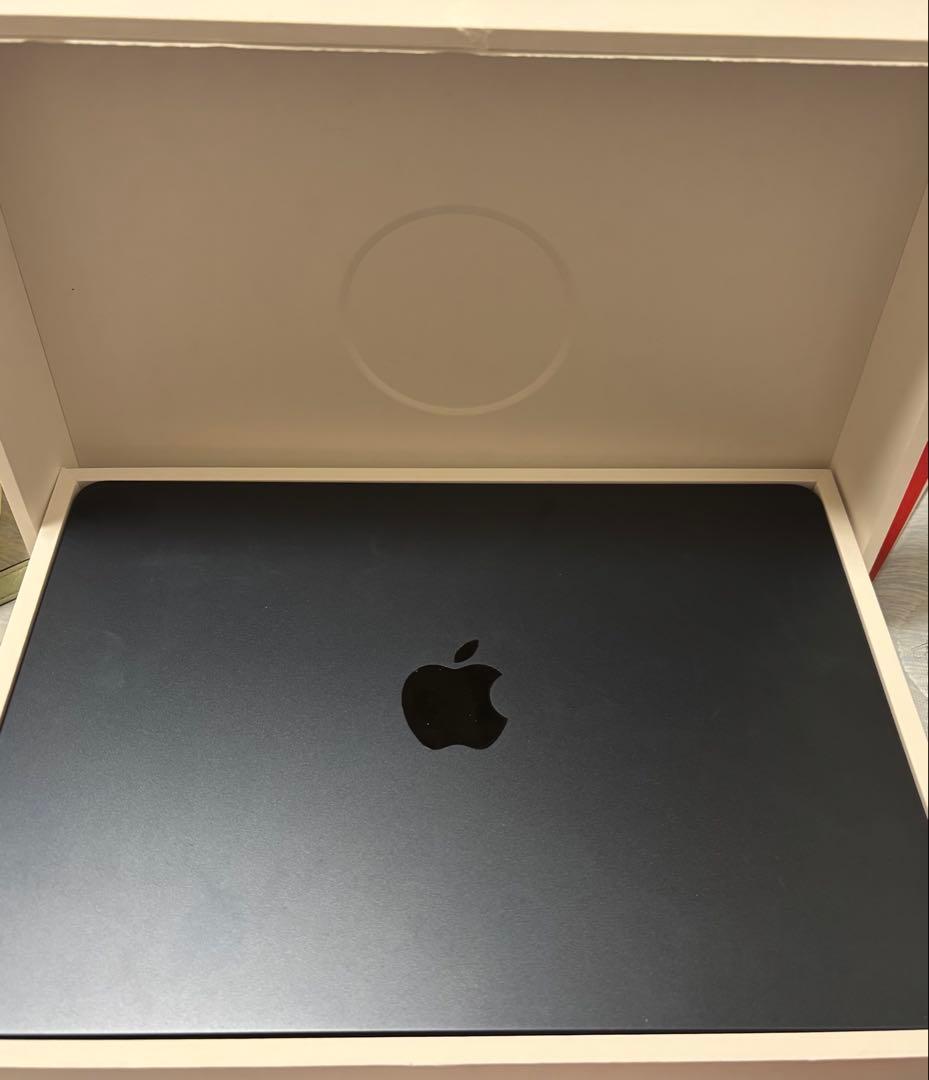 MacBook Air 13インチ　M3搭載　ミッドナイト