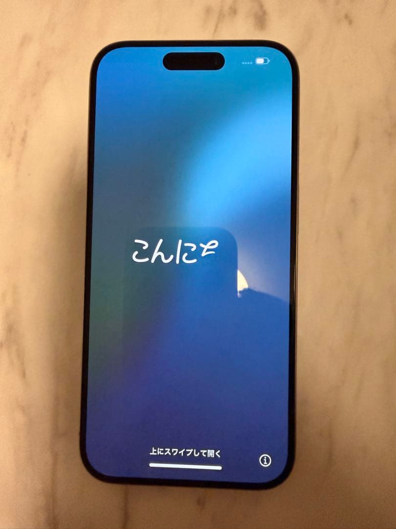 Apple iPhone 15Pro 本体 未使用画面とカメラの保護シート付き