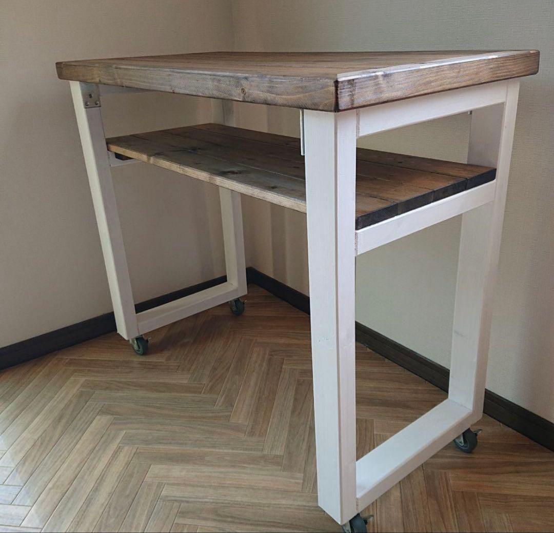 ネイル付きテーブル