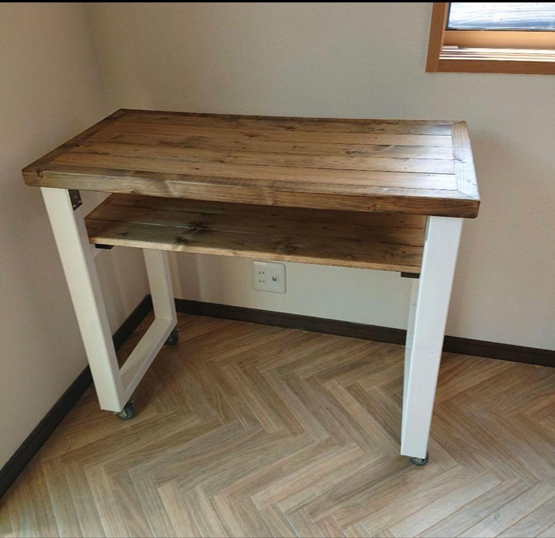 ネイル付きテーブル