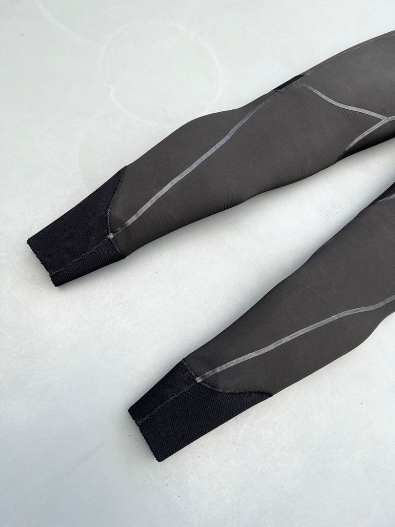 Patagonia Men's R2フロント ジップ フルスーツ Mサイズ