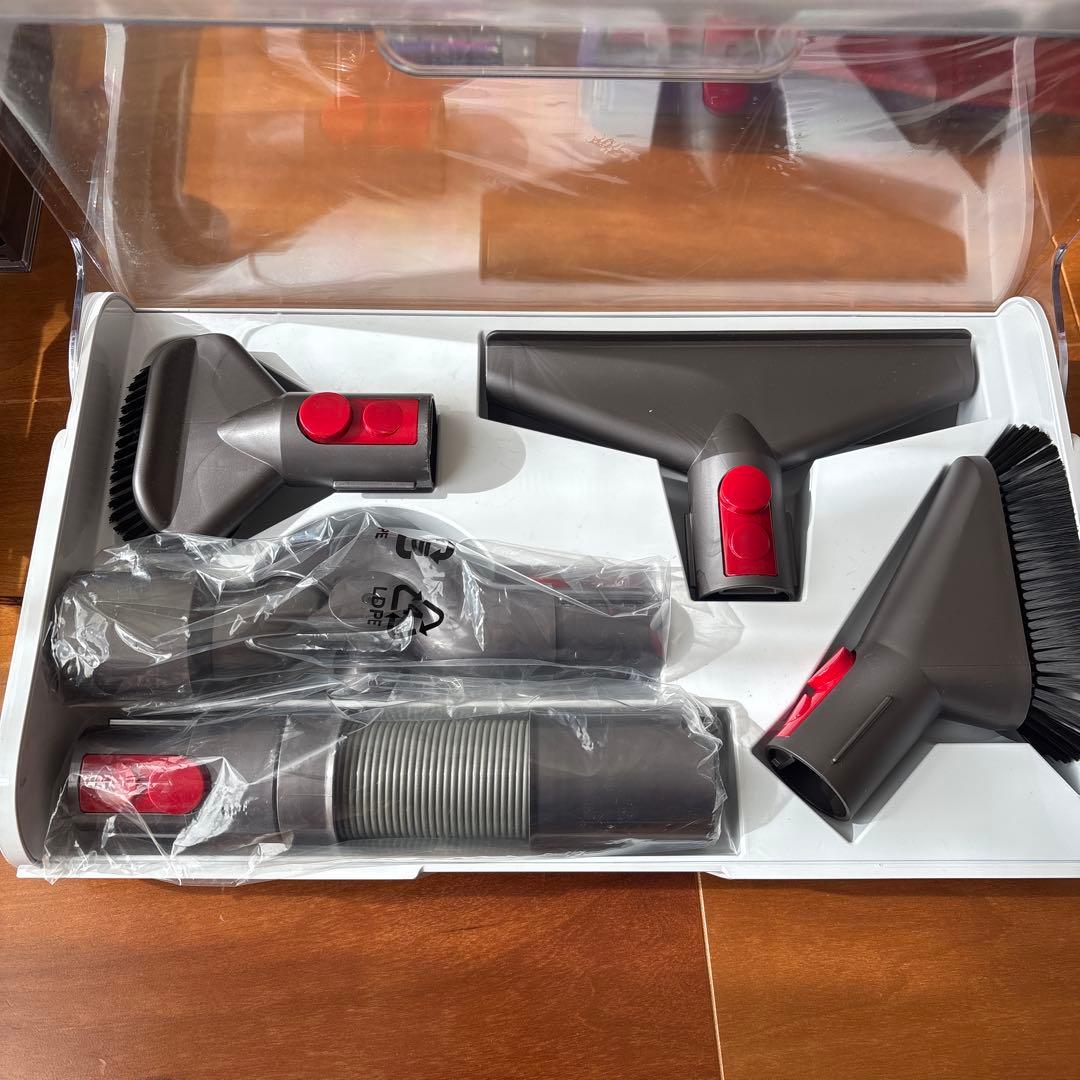 Dyson Cyclone V10 Fluffy 本体と未使用付属品