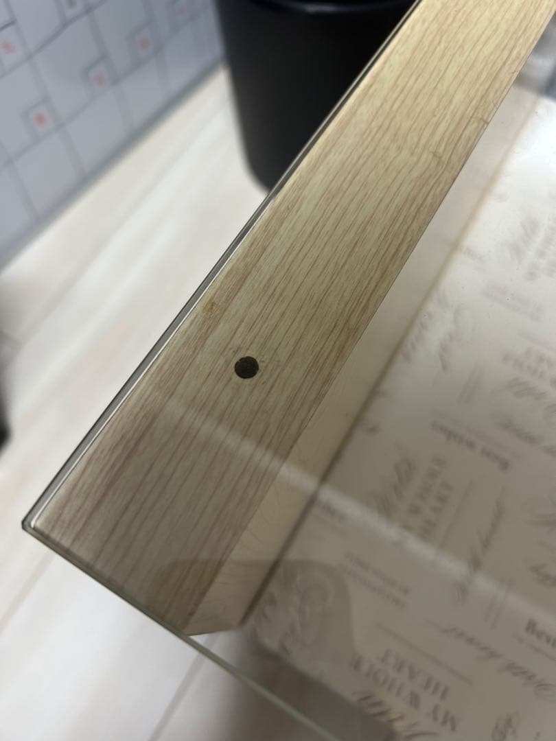 ガラスと木製のセンターテーブル