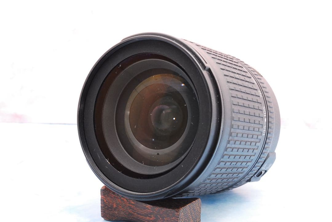 ▪️ニコン D90▪️一眼レフカメラ▪️新品級のS数▪️近くも遠くもこれ1本▪️