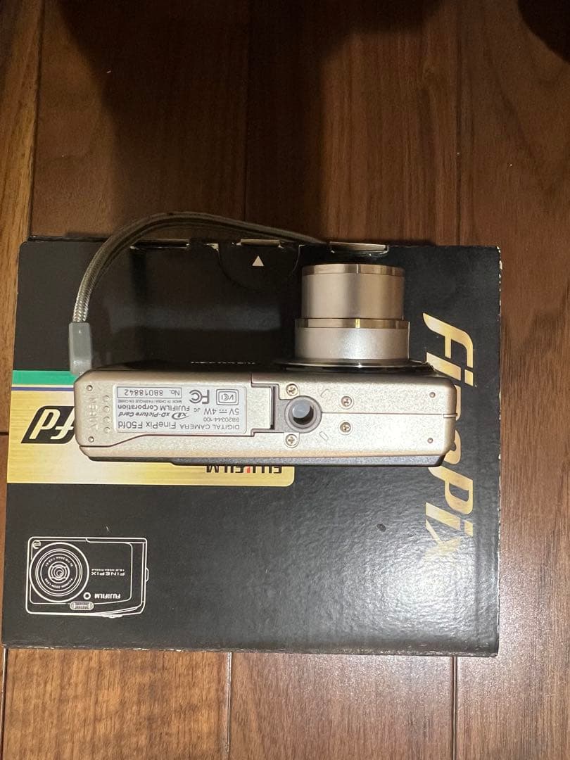 FUJIFILM FinePix F50fd コンパクトデジタルカメラ