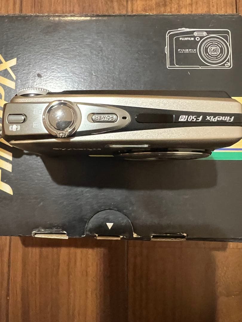 FUJIFILM FinePix F50fd コンパクトデジタルカメラ