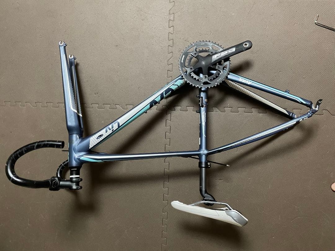 ジャイアント　Liv AVAIL 1 フレーム、クランクセット