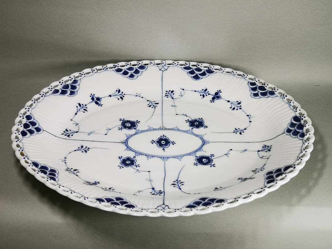 Antiq.RC ブルーフルーテッド　フルレース　オーバルディッシュ