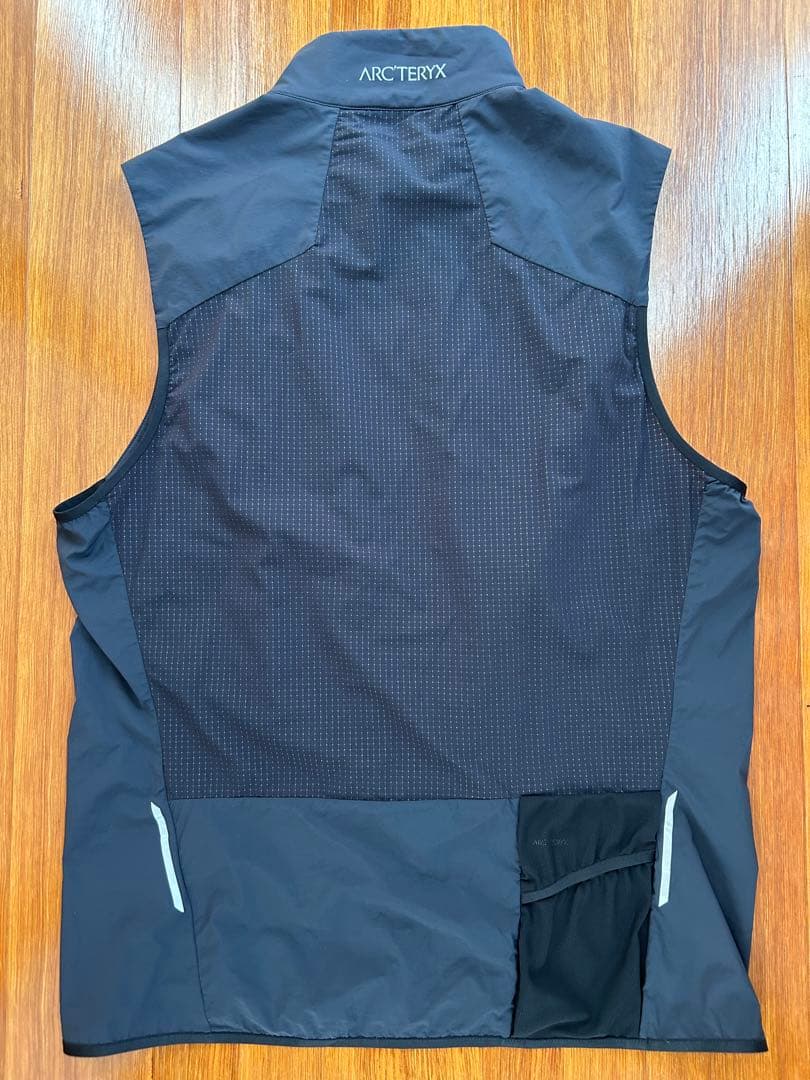 最終値下　ARC'TERYX ベスト S/P 黒　美品　希少モデル