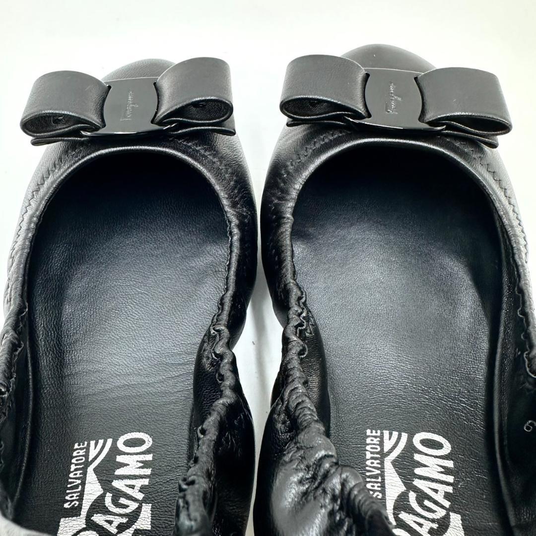 サルヴァトーレフェラガモ ヴァラリボン VARA LIZINKA バレエシューズ