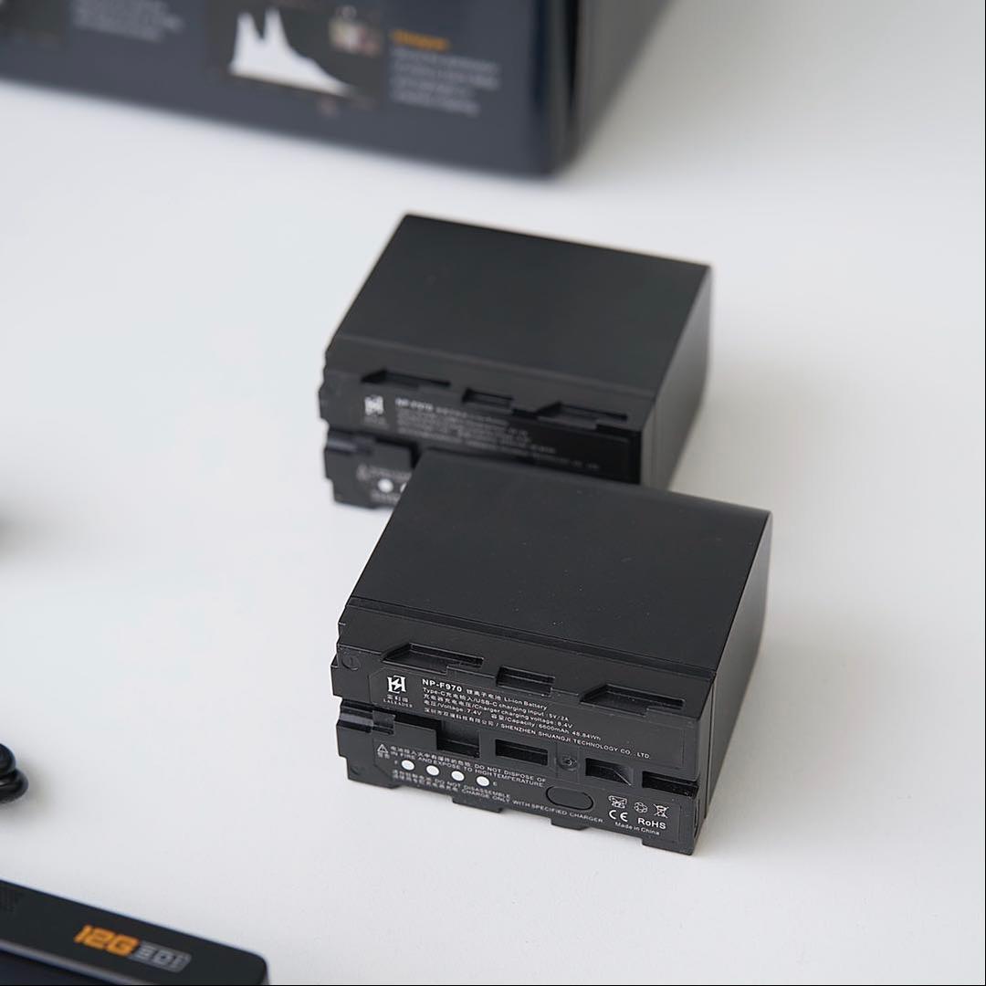 Blackmagic Video Assist 5\" 12G HDR 本体