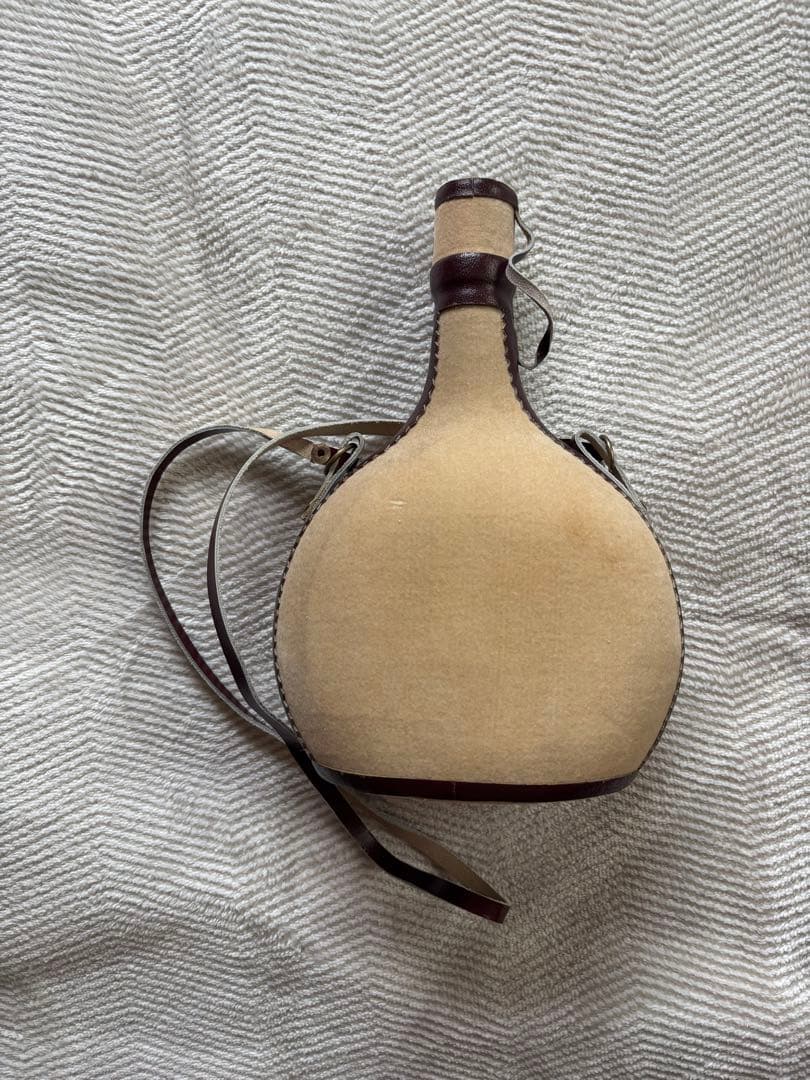 【希少】ウルグアイ製 革装飾ガラスボトル アンティーク調 手工芸 高級インテリア