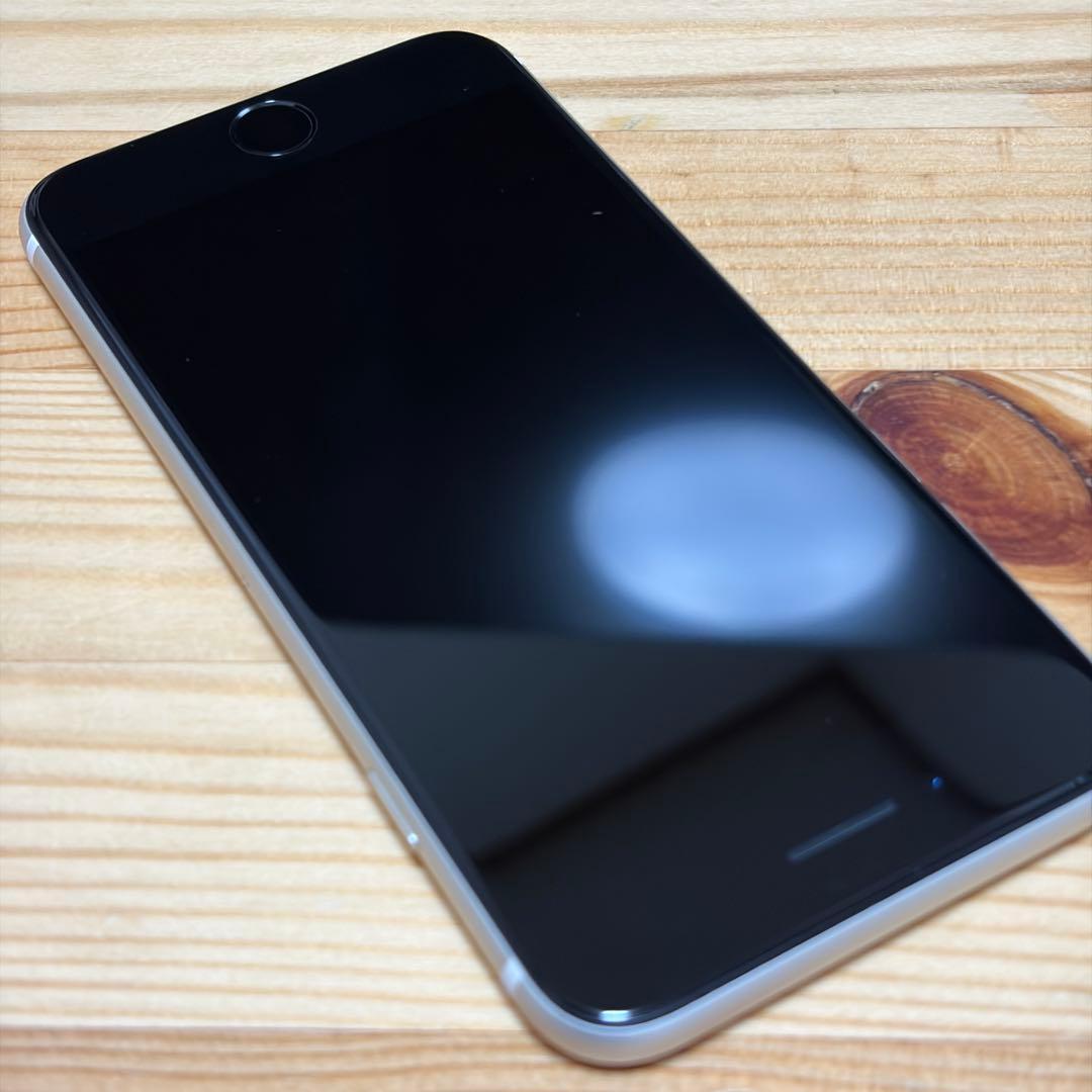 m*n様 バッテリー新品　iPhoneSE第3世代64GB SIMフリー　美品