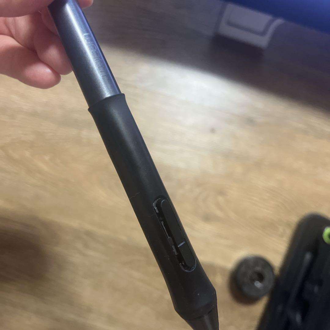 液タブ・ペンタブ Wacom 22HD touch / DTH-2200