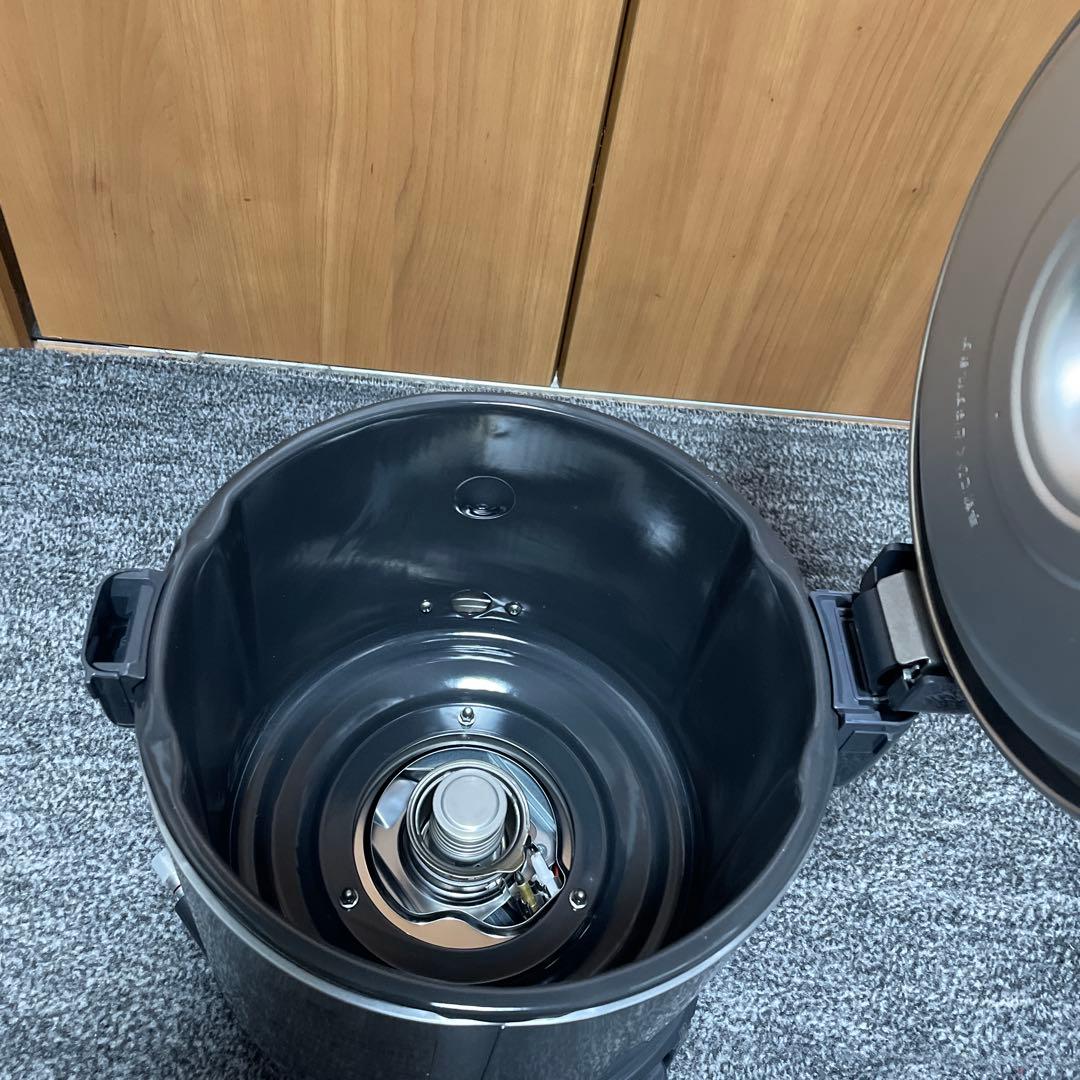 シルバー 炊飯器 蓋付き