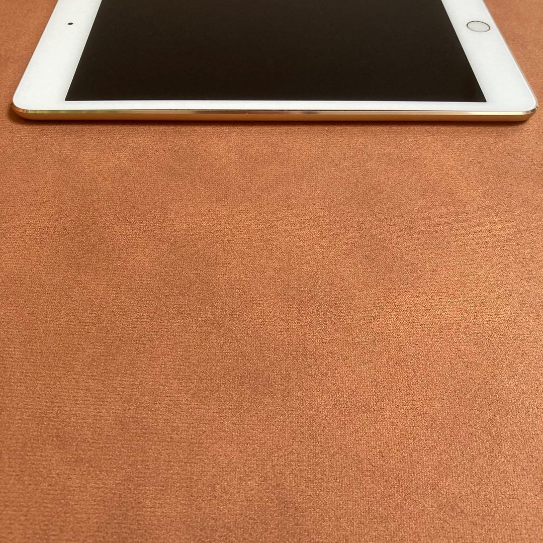2594【早い者勝ち】外観美品☆iPad mini4 128GB WIFIモデル
