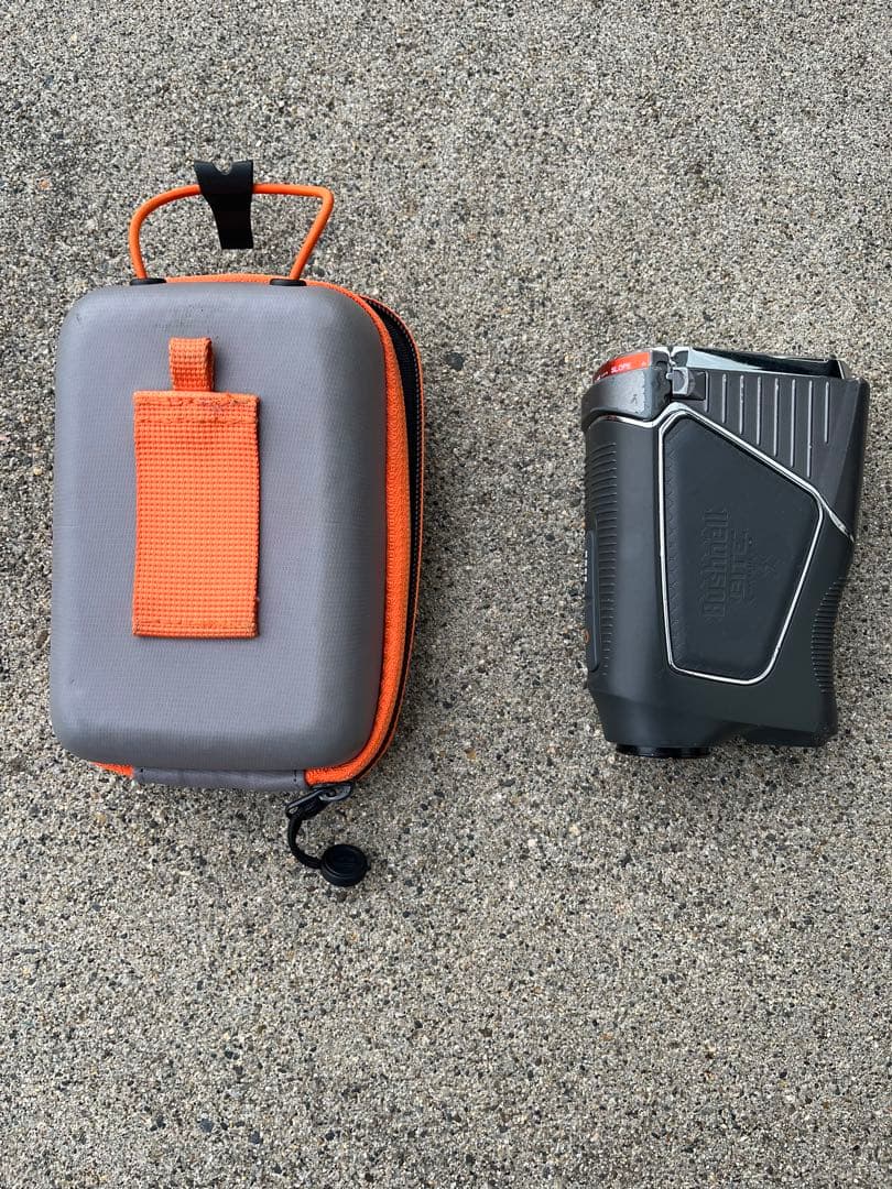 Bushnell ゴルフ用距離計とケース