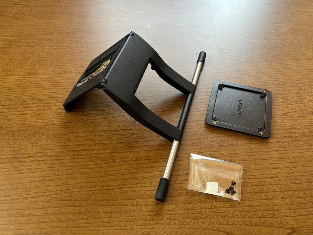 Wacom Cintiq 16 液晶ペンタブレット 本体　専用スタンドセット