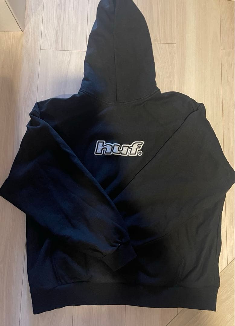 【HUF】ロゴパーカー