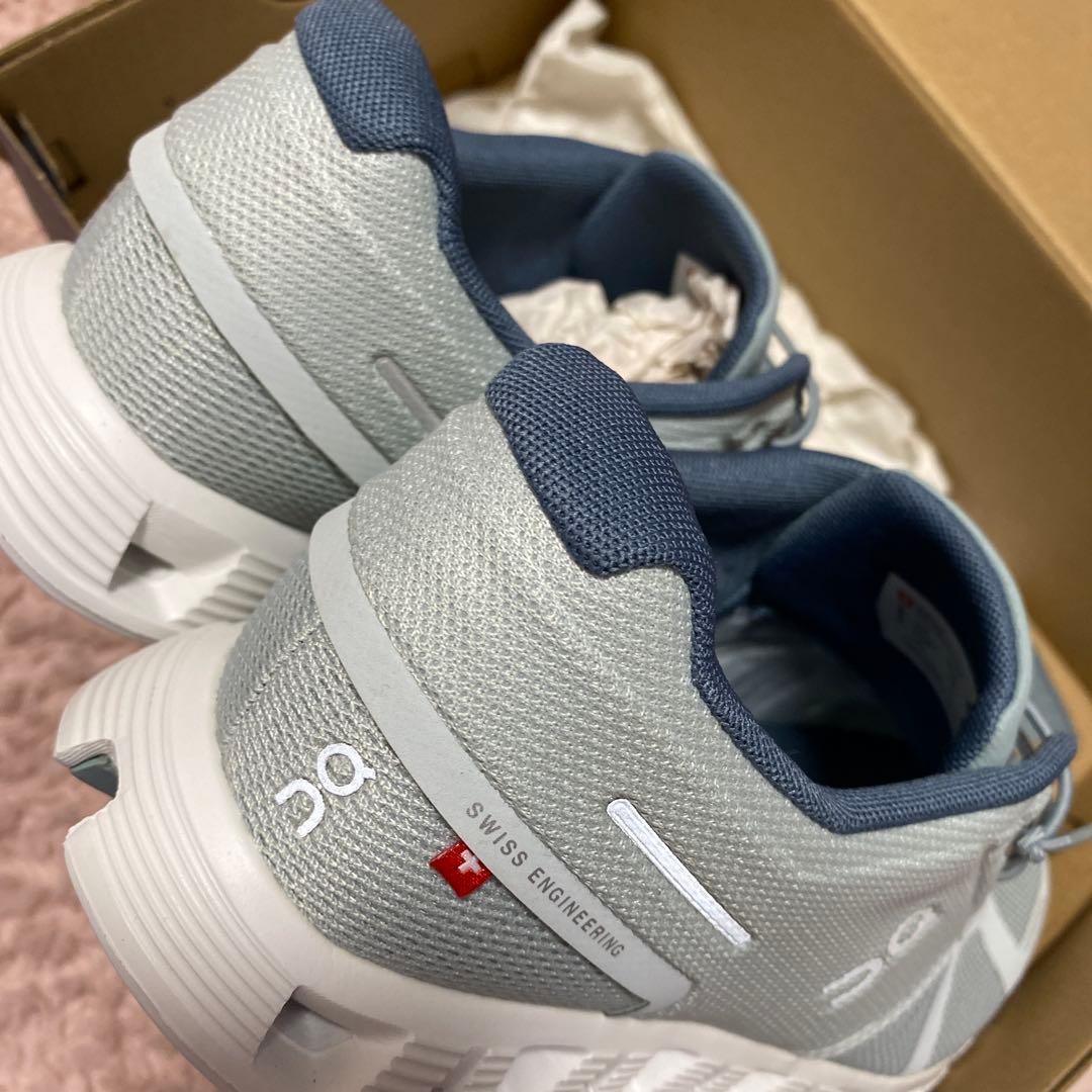 クラウドモンスターOn ランニングシューズ グレー/ネイビー新品未使用