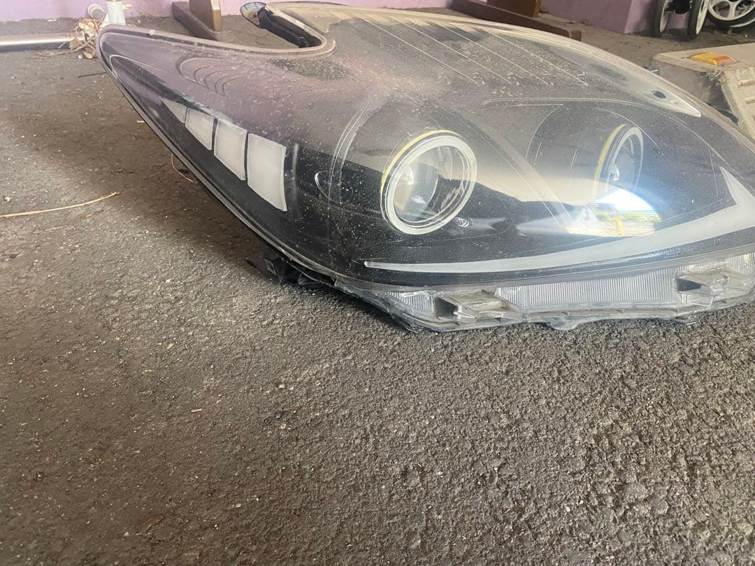 30プリウスヘッドライト イカリング　社外品