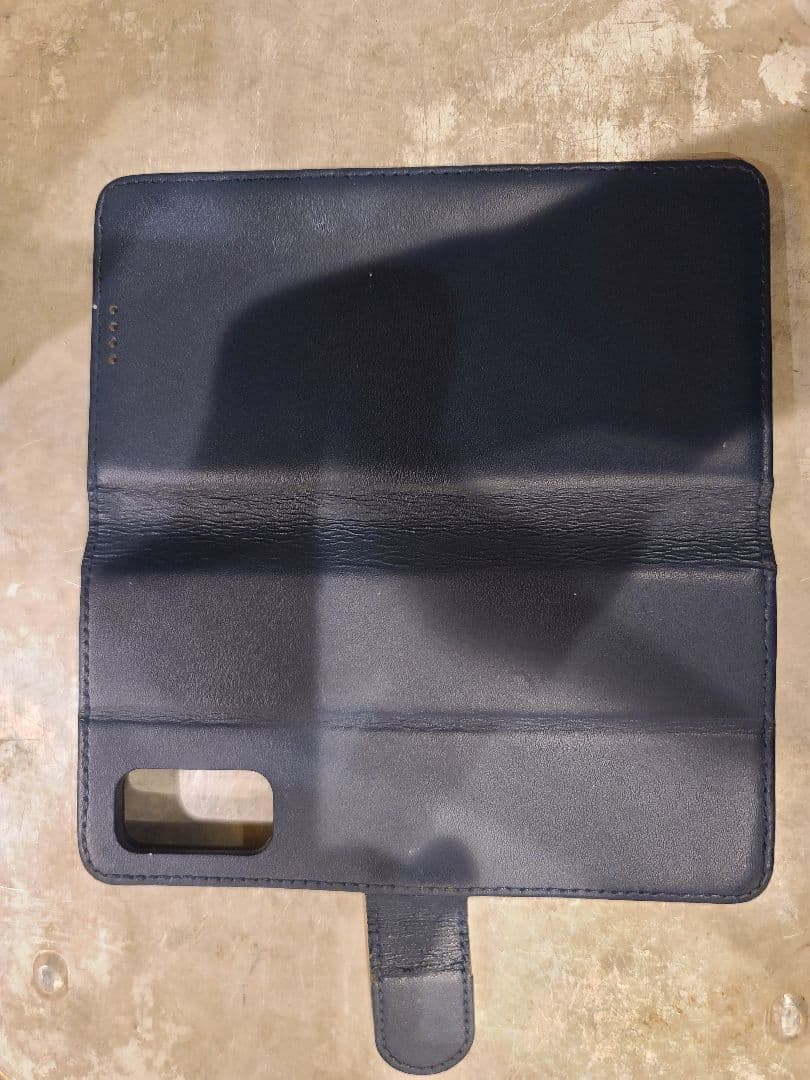 セ*コ様 a*i様 Galaxy S20 5G 本体 とケースおまけ。