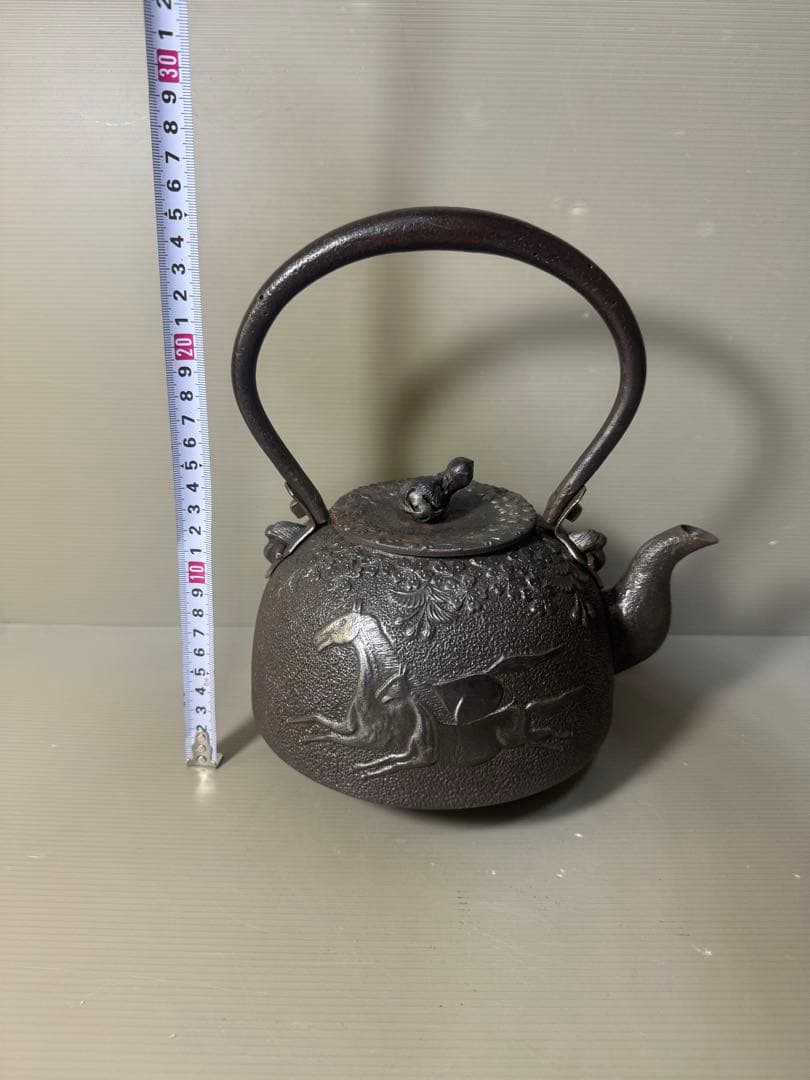 2423 南部鉄器　秀山作　鉄瓶　瓢箪　馬文