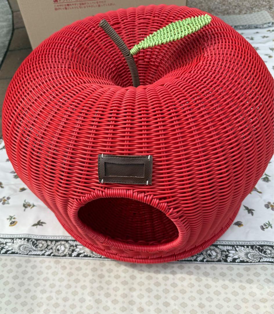 お正月　お値下げ！リンゴ型　ペットハウス 赤