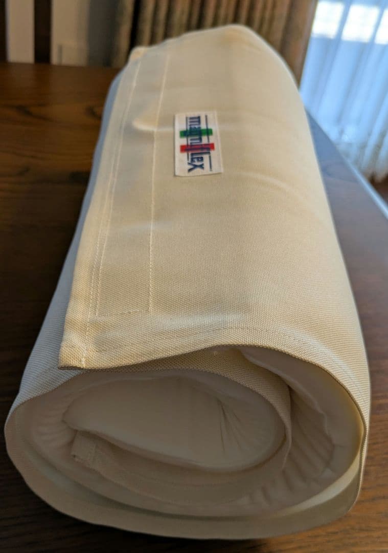 マニフレックス★【女優まくら】フラットピッコロ (トラベルロール付き)