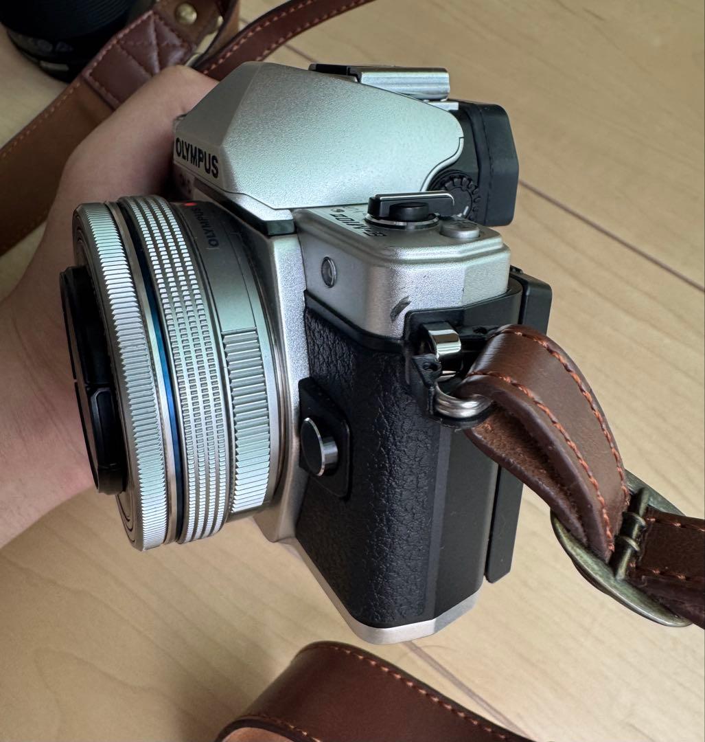 OLYMPUS OM-D ミラーレスカメラ E-M10 mark II 美品