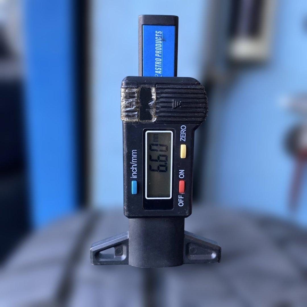 中古溝あり‼️ピレリスタッドレスセット215/50R17 スバル レヴォーグ