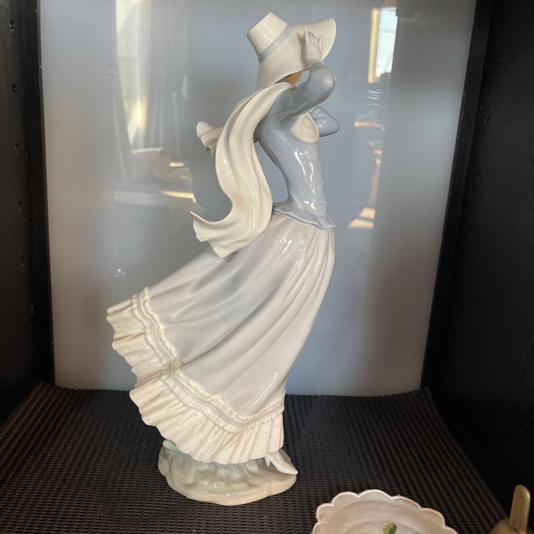 リヤドロ　春のそよ風　陶器製