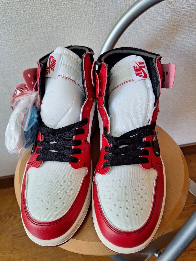 Off-White × Nike Air Jordan 1 chica