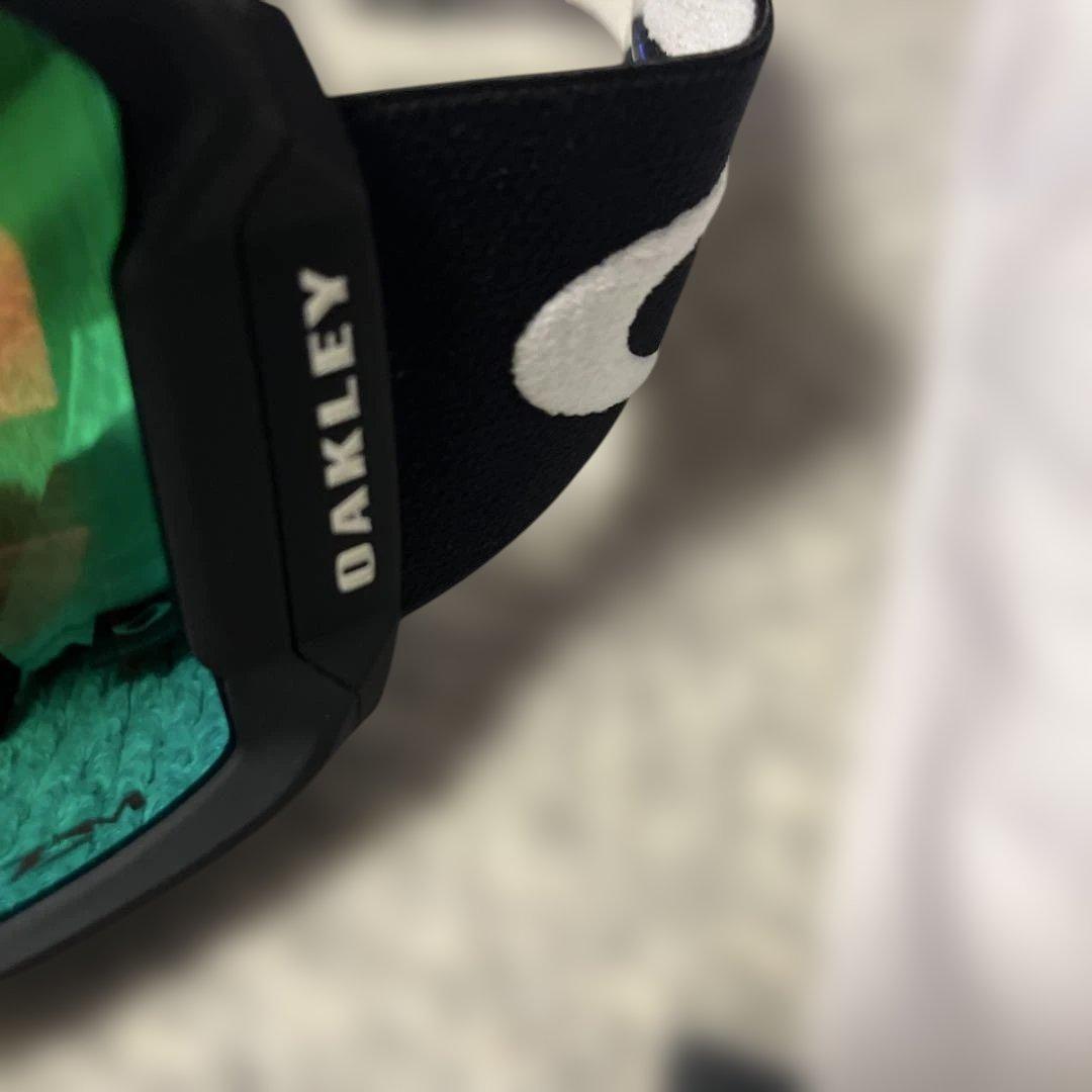 新品未使用タグ付き Oakley ゴーグル ミラーグリーンレンズ
