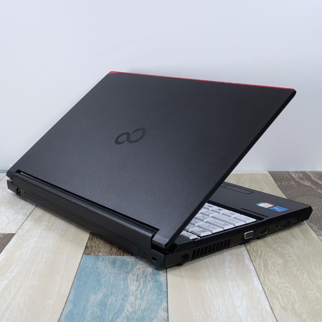 美品で神速の２０２３年製✨１２世代ｉ５に超高速新品ＳＳＤ５００ＧＢ＆大容量メモリ