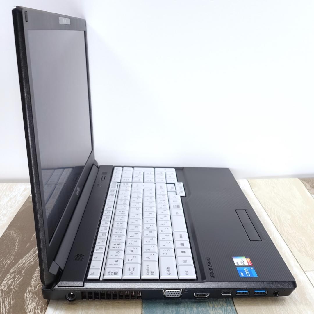 美品で神速の２０２３年製✨１２世代ｉ５に超高速新品ＳＳＤ５００ＧＢ＆大容量メモリ