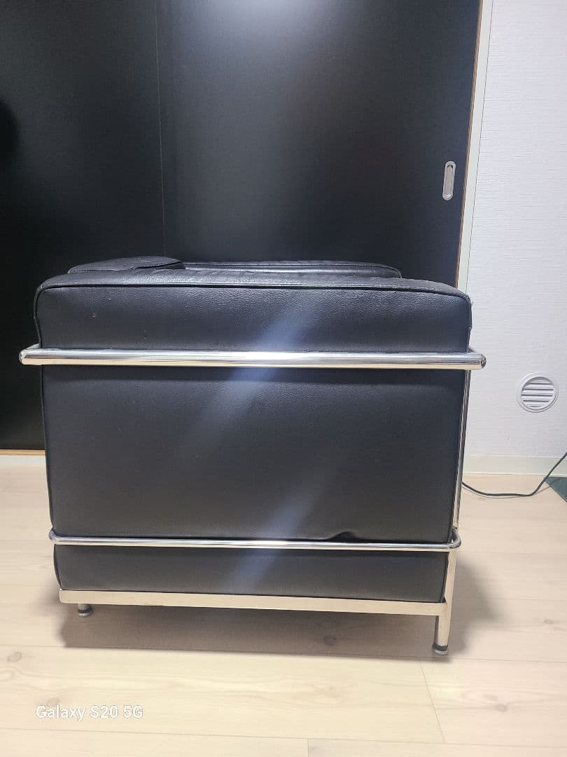 ル コルビジェ本革ソファ