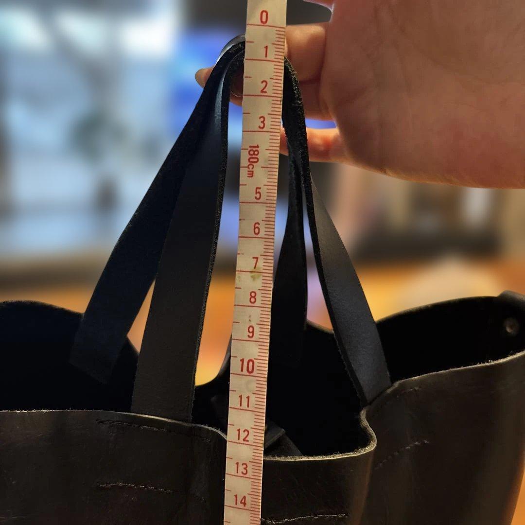 ribbonb 黒レザーバスケットのトートバッグ