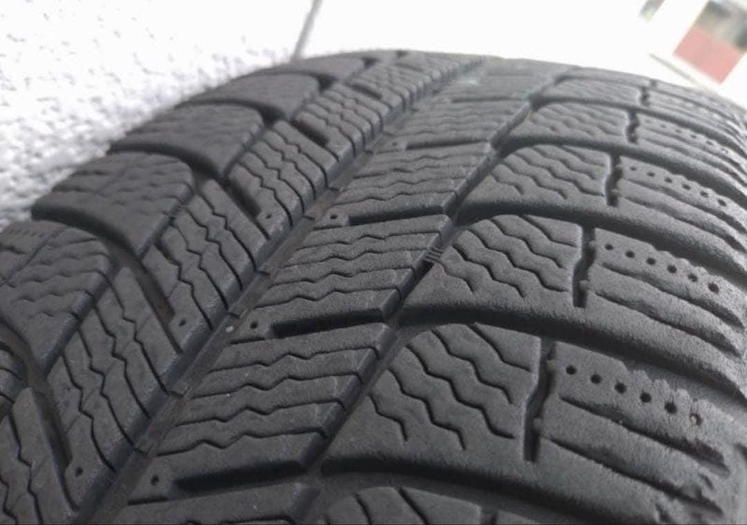 オデッセイ RC1 にて使用☆社外アルミスタッドレス☆215/60R16☆
