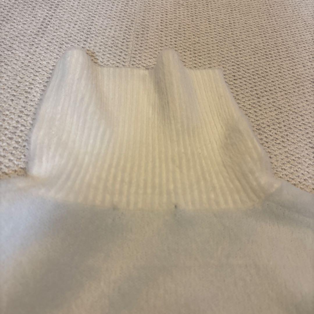 Rosasen ホワイトタートルネックセーター値下げ中‼️