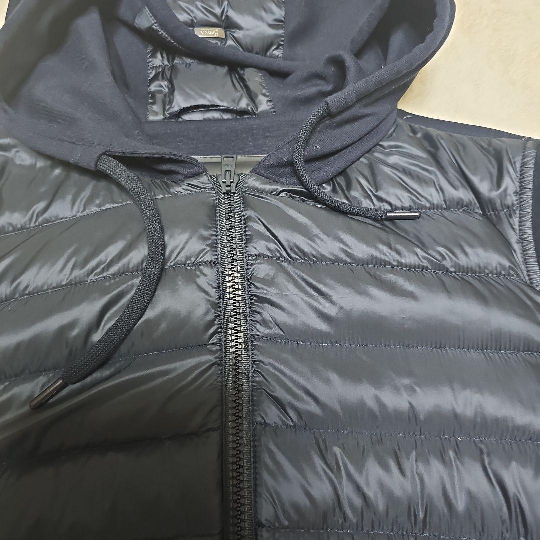 Herno ネイビー フード付きダウンジャケット