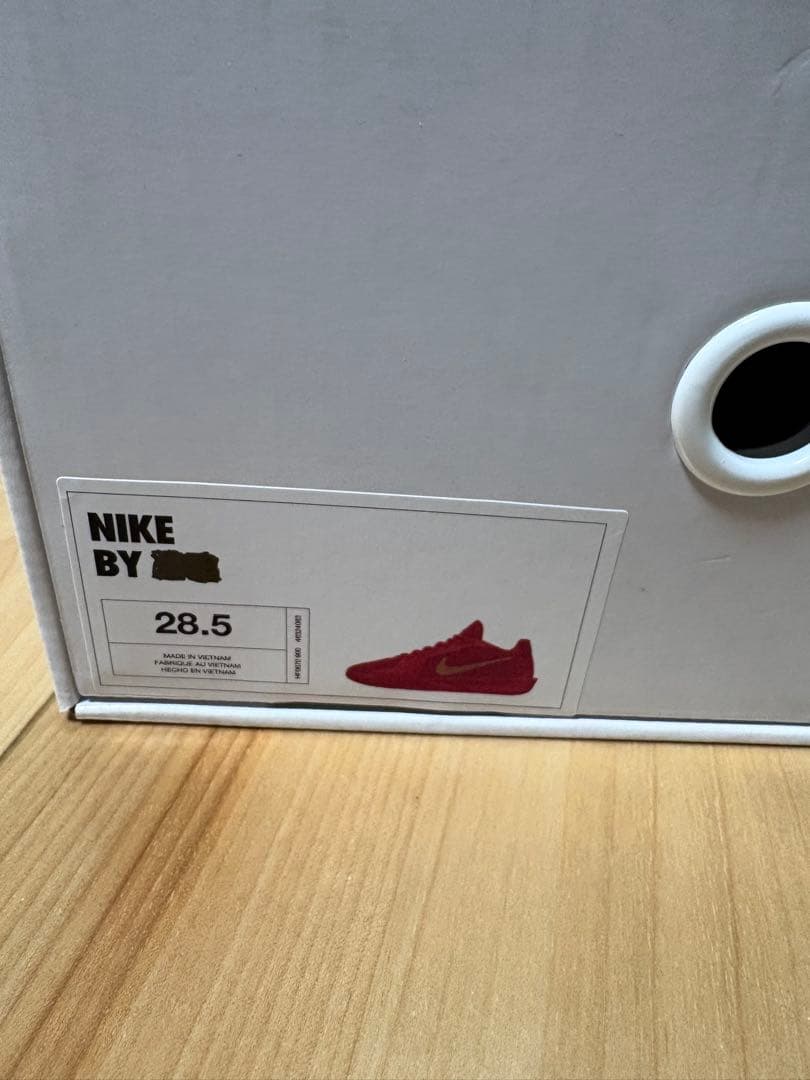 ビックル　NIKE ナイキ　サブリナ2