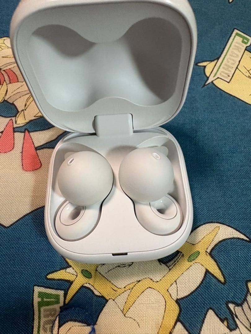 SONY ワイヤレスイヤホン ホワイト 充電ケース付き