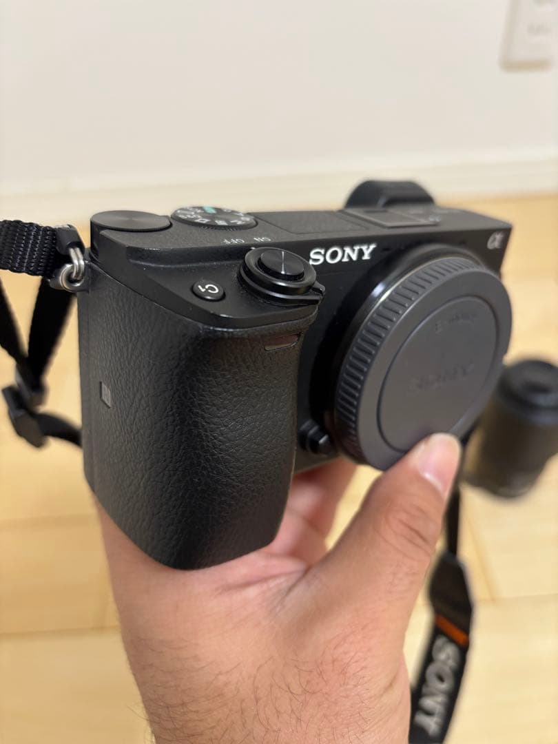SONY α E-mount ミラーレスカメラ 本体と付属品