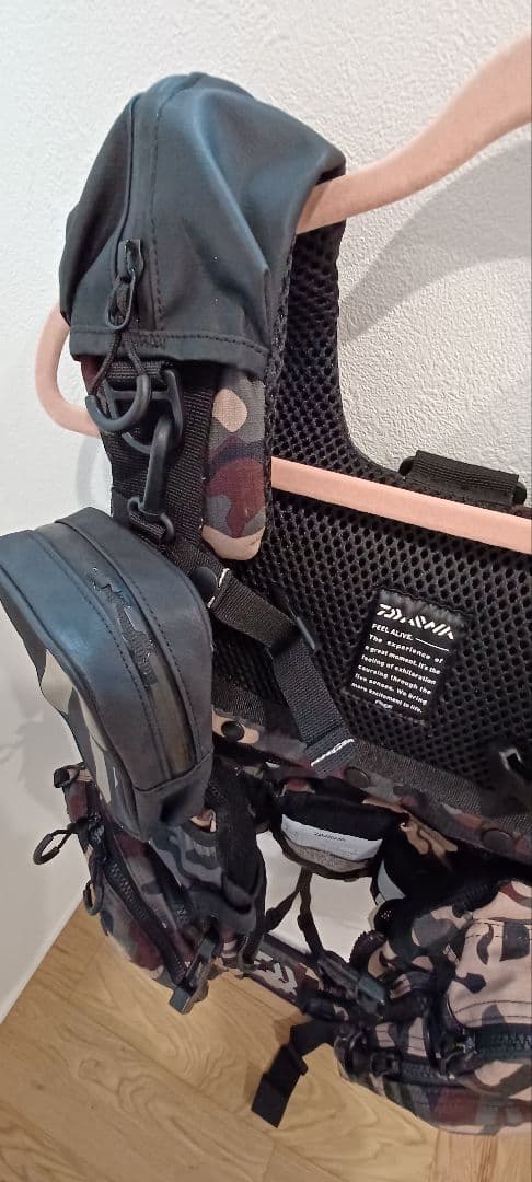 ダイワ DF-6107 ベンチクールゲームベストIII 3 グリーンカモ