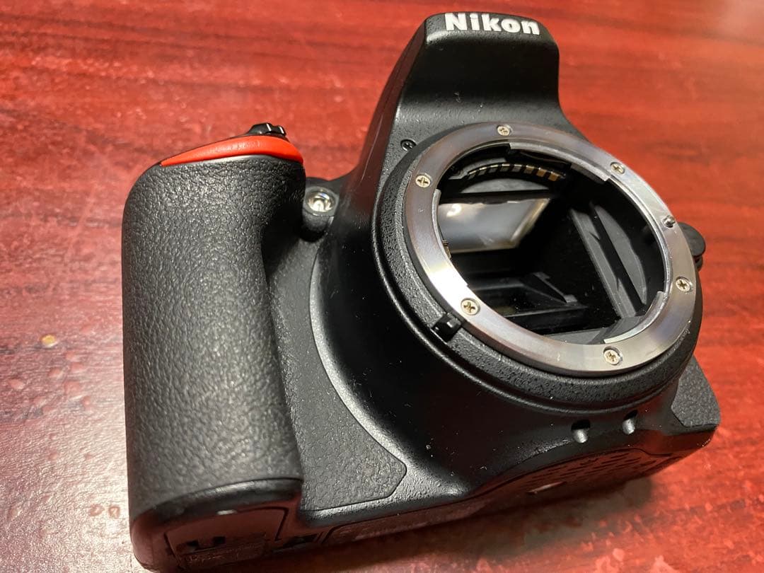 Nikon D5600 18-55 VR＋70-300 VR ズームキット