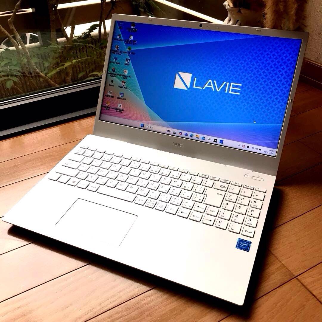 美品 NEC LAVIE N15 Smart
